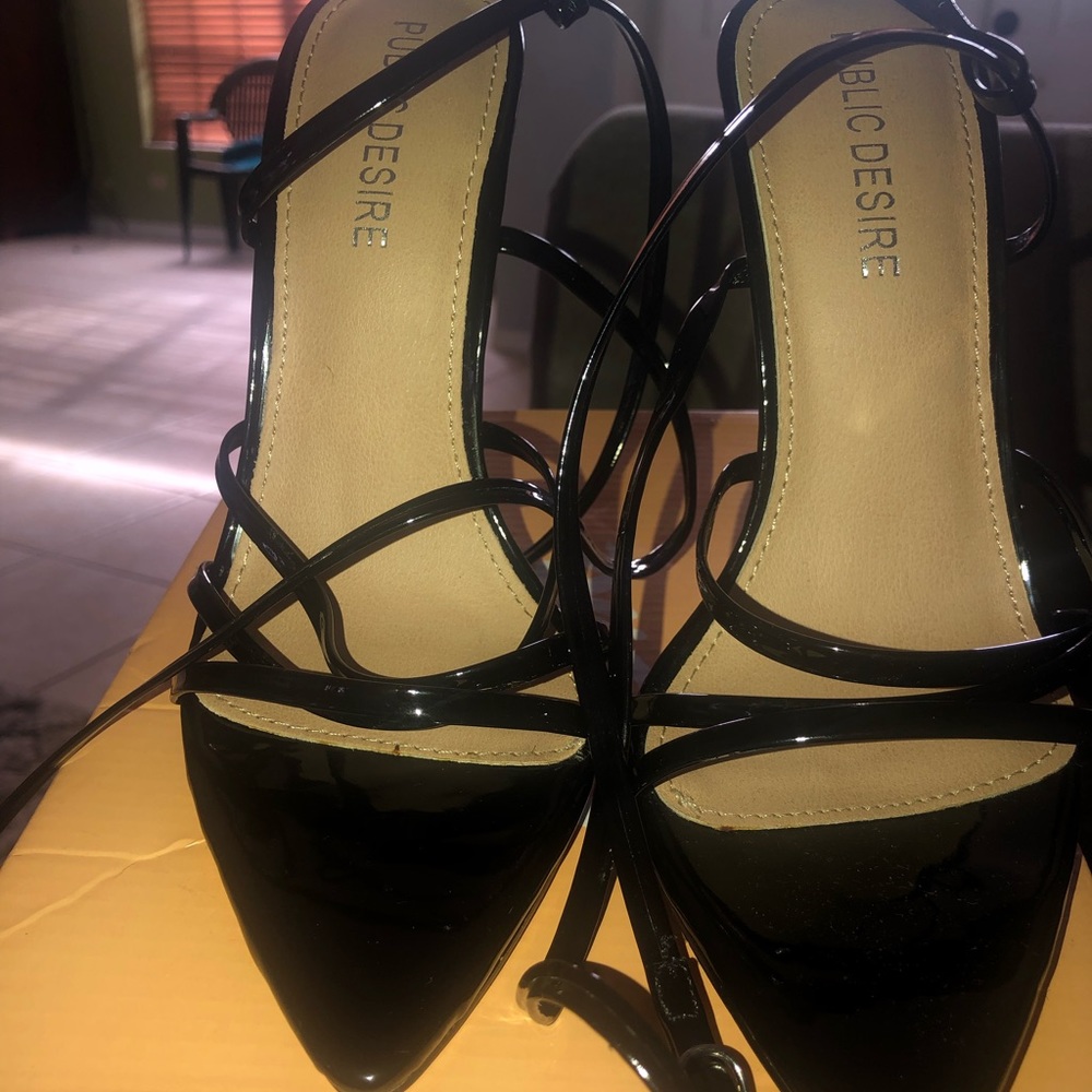 Boutique lace up herls💋💋💋💋
